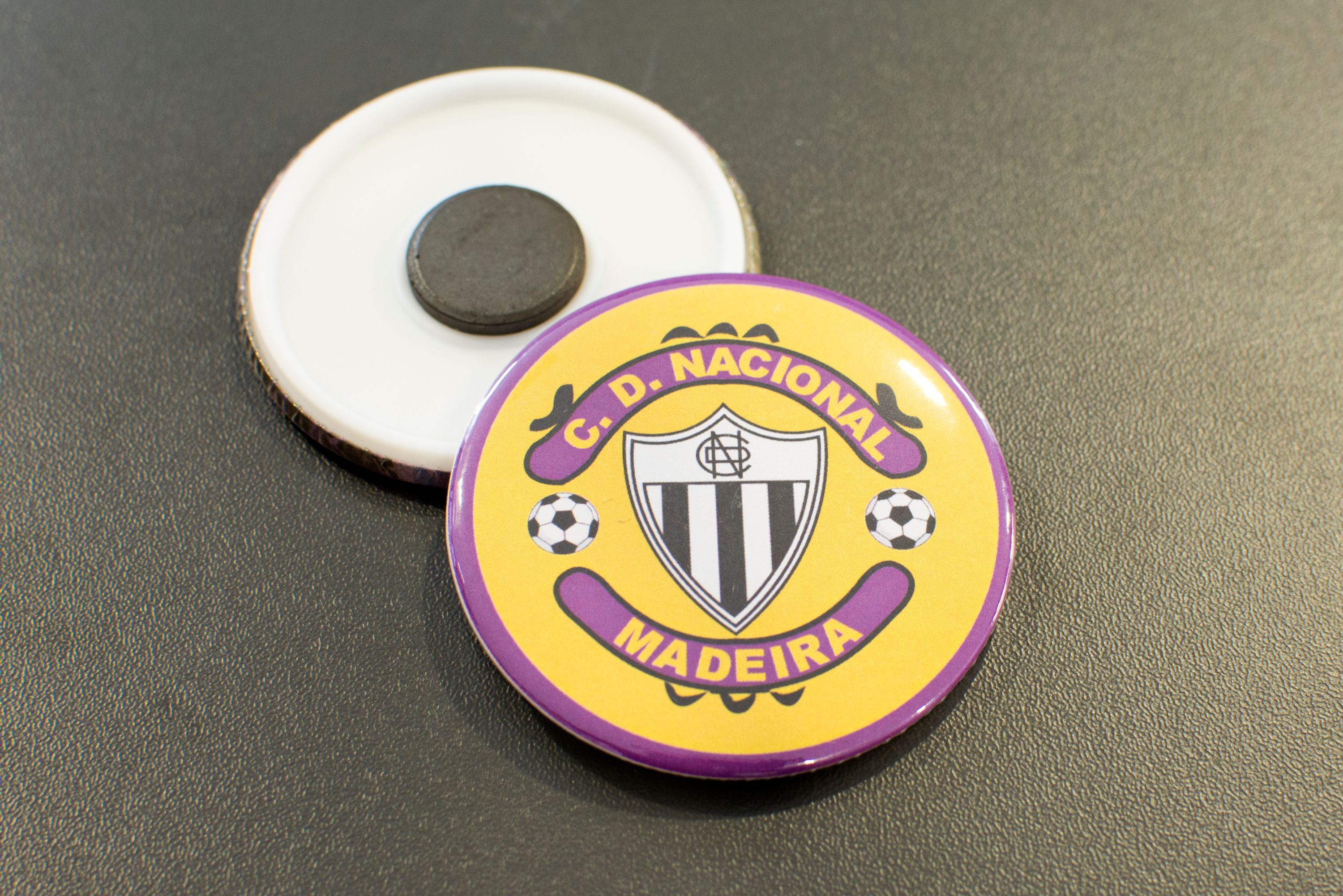 Pin magnético C.D. Nacional