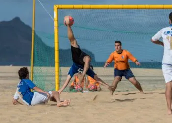 Futebol Praia: CD Nacional na 1ª fase da Série Madeira