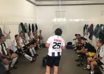 Veteranos estreiam-se com vitória