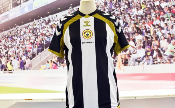 Camisola oficial principal – Listada 2021/2022